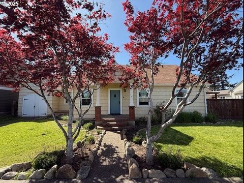 351 Juniper St, Junction City, OR 97448 - MLS#: 138396343