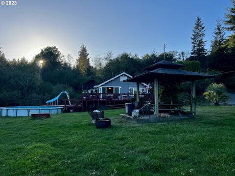 A home in Coos Bay