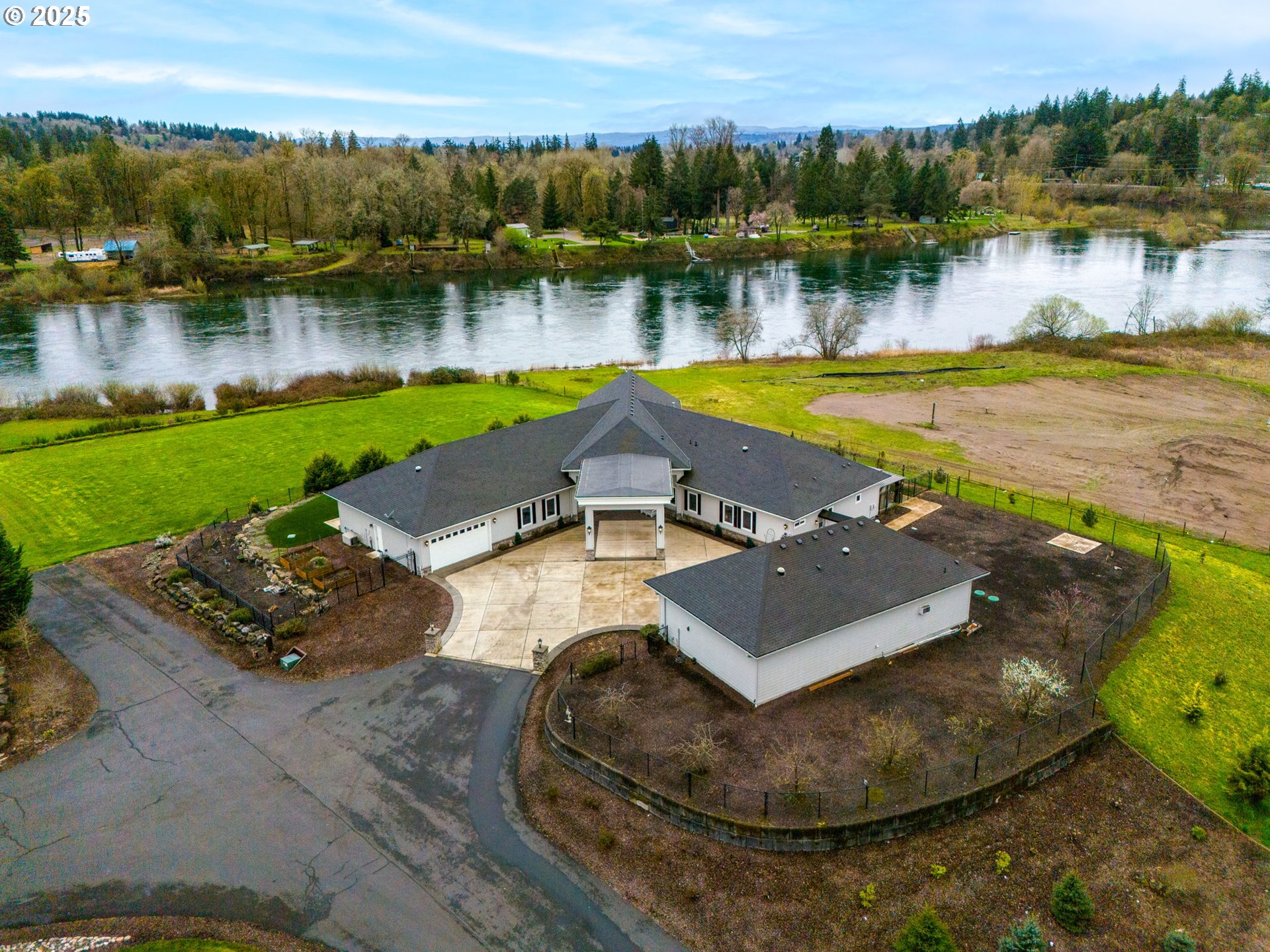 2567 Lewis River RD