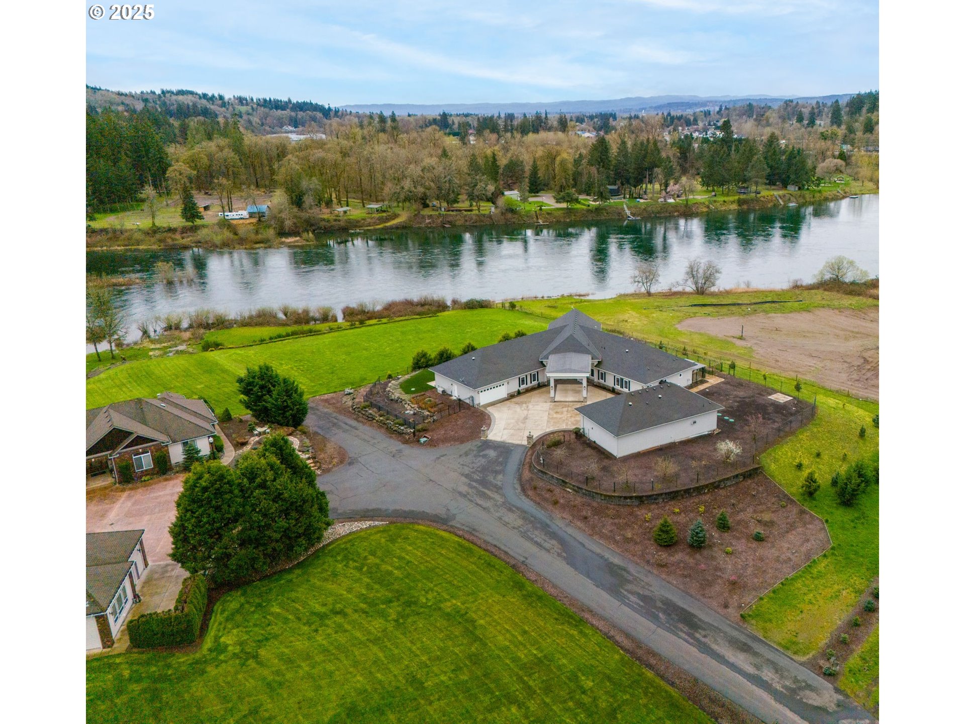 2567 Lewis River RD