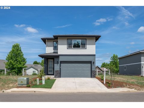 375 SUNDAY DR Creswell OR 97426