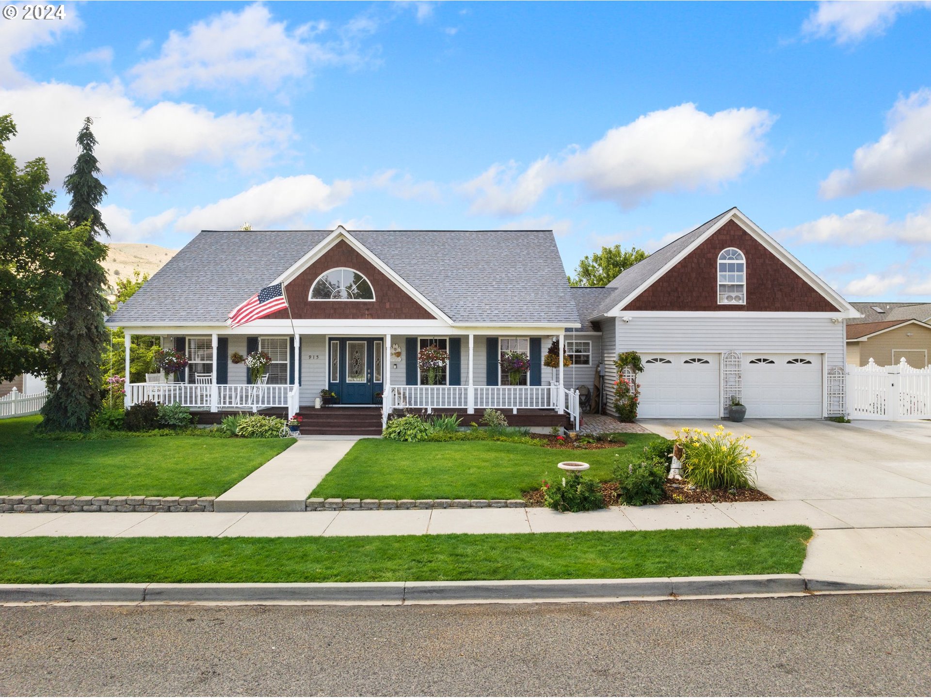 Photo 1 of 48 — 915 PETRY LN, Baker City, OR 97814