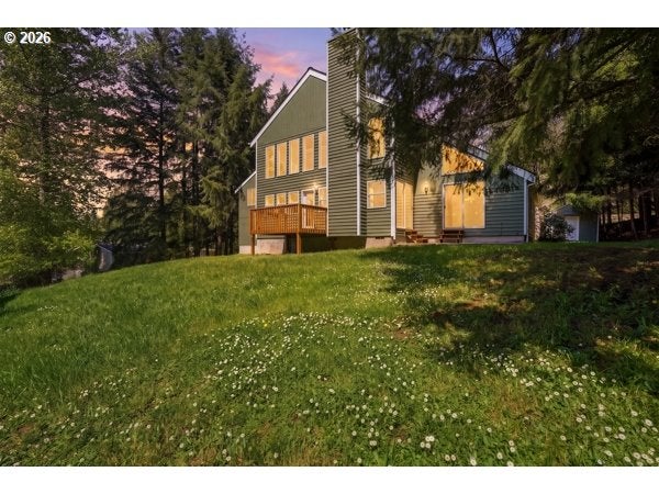 903 NE SUNSET CT