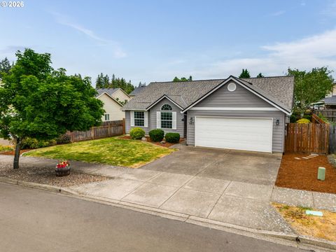 Photo of 683 NE Summerfield St, McMinnville, OR 97128 (MLS # 658945900)