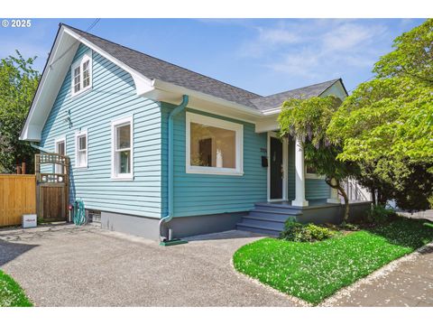 2224 NE SKIDMORE ST Portland OR 97211
