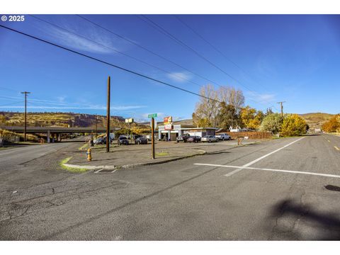 605 HOSTETLER ST The Dalles OR 97058