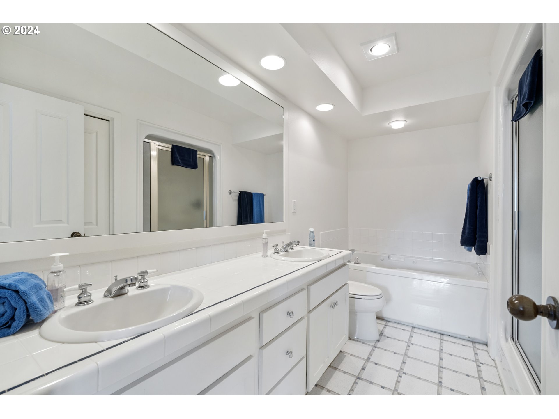 Oceanside, Oregon 97134, United States, 3 Bedrooms Bedrooms, ,3 BathroomsBathrooms,Residential,Active,122546