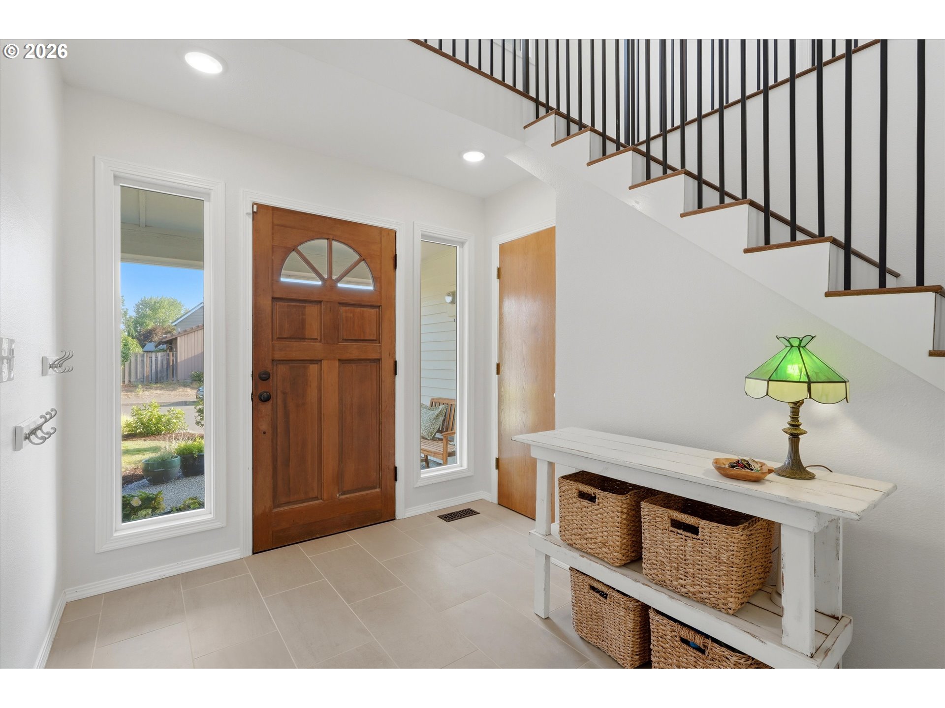 401 E DONALD LN