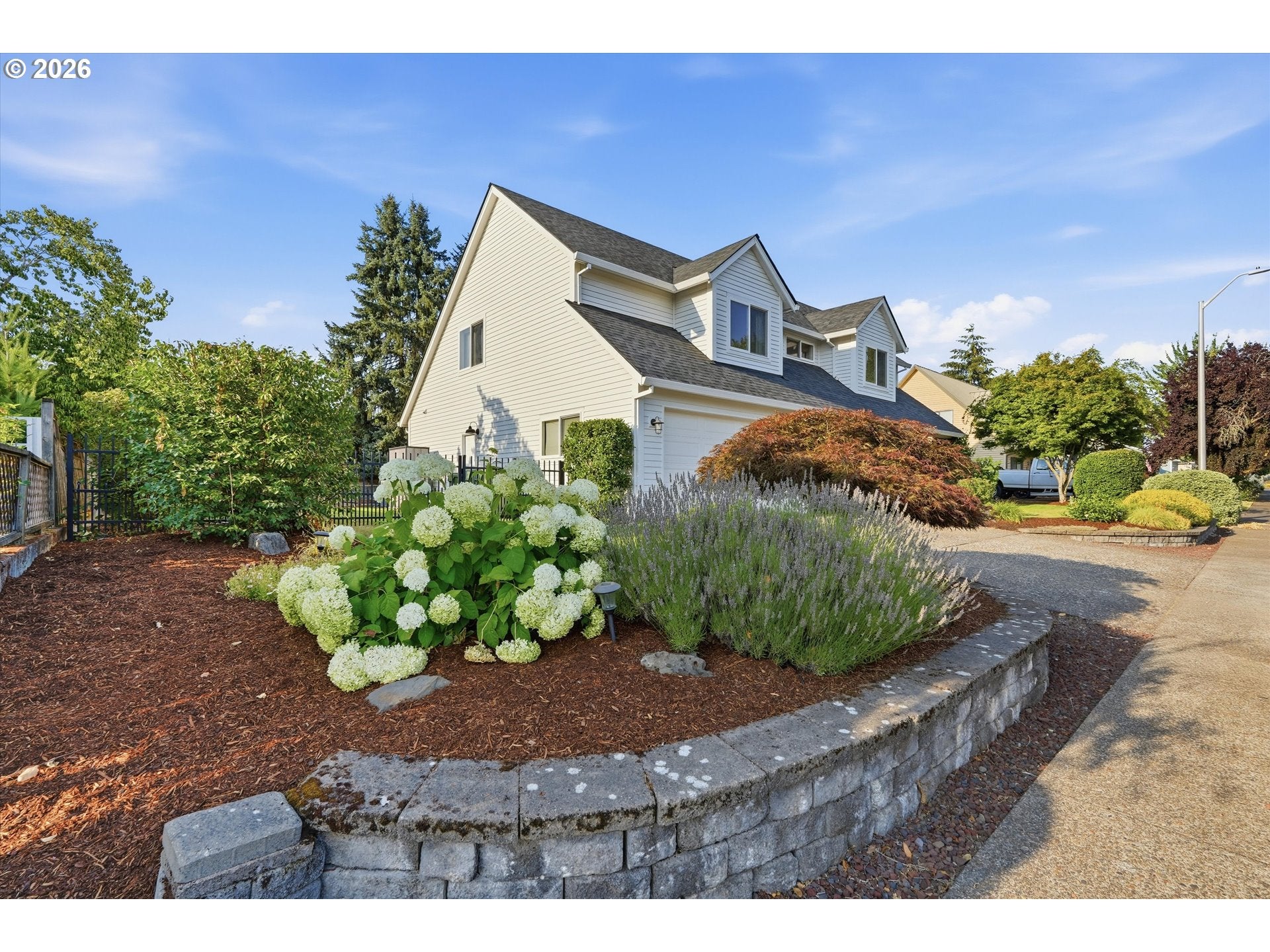 401 E DONALD LN