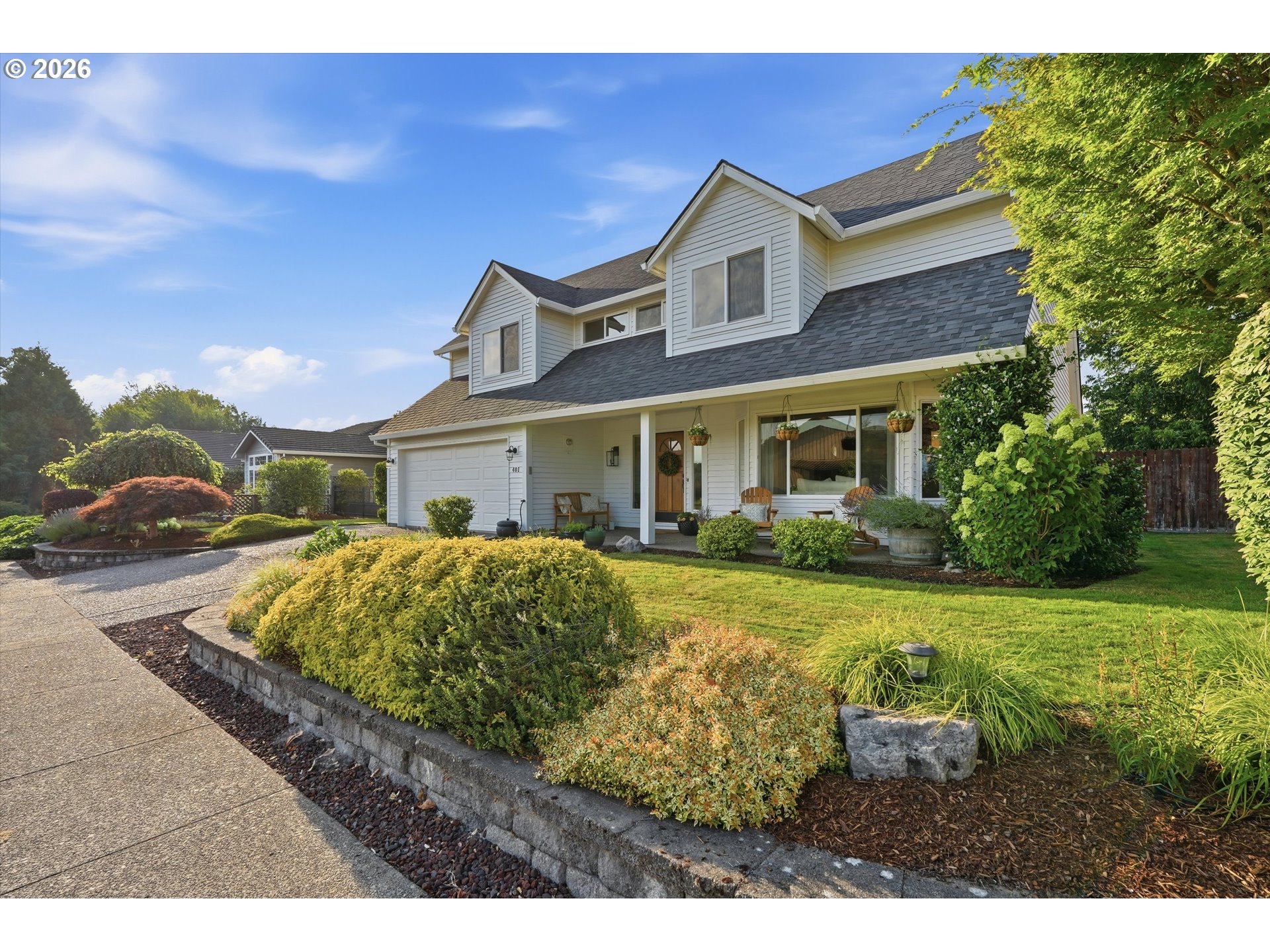 401 E DONALD LN