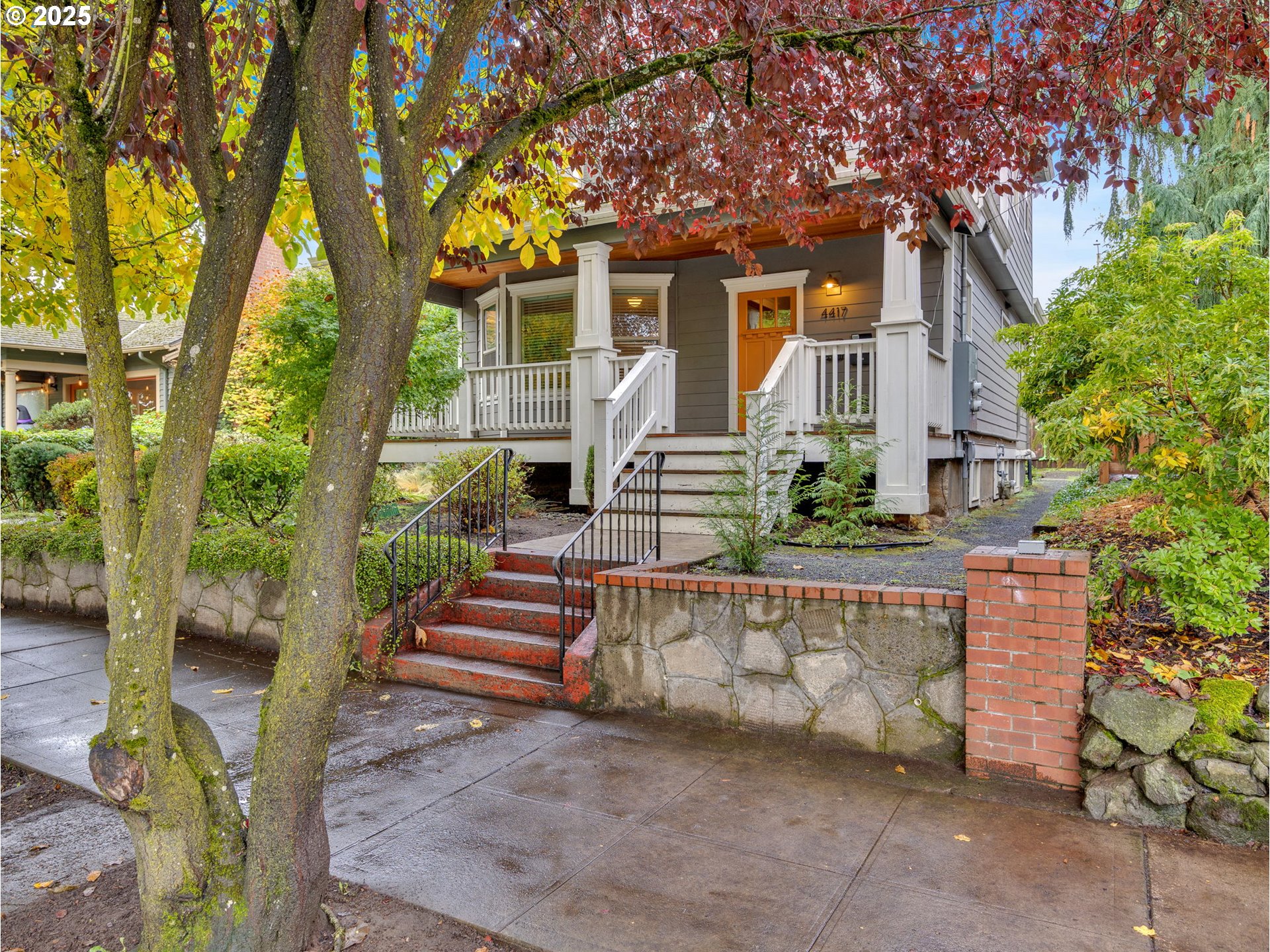 4417 N GANTENBEIN AVE