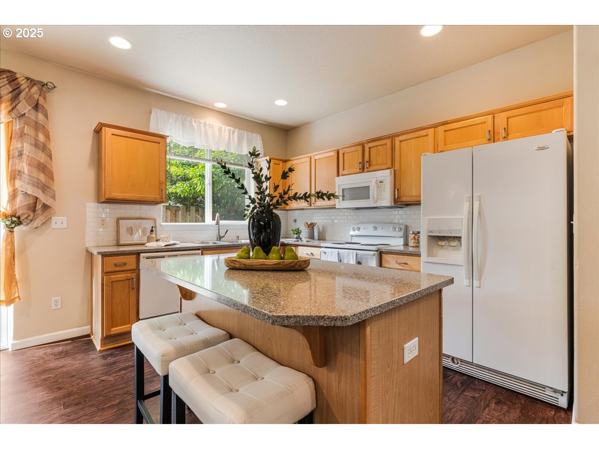 Beaverton, Oregon 97003, United States, 3 Bedrooms Bedrooms, ,3 BathroomsBathrooms,Residential,Active,163463