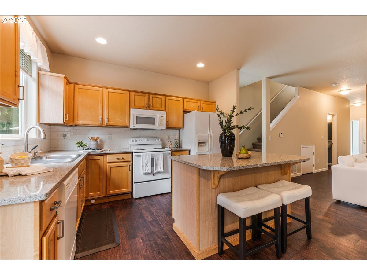 Beaverton, Oregon 97003, United States, 3 Bedrooms Bedrooms, ,3 BathroomsBathrooms,Residential,Active,163463