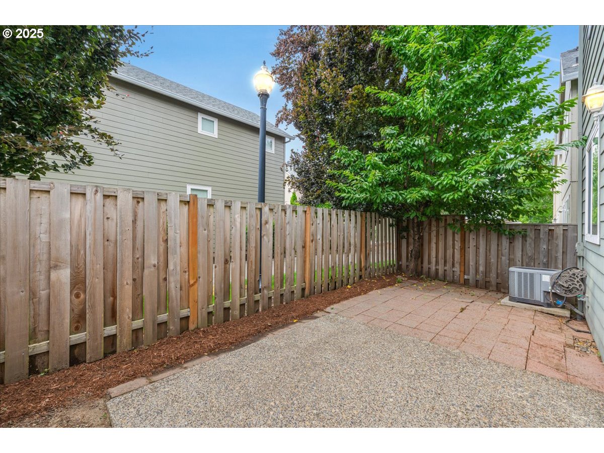 Beaverton, Oregon 97003, United States, 3 Bedrooms Bedrooms, ,3 BathroomsBathrooms,Residential,Active,163463