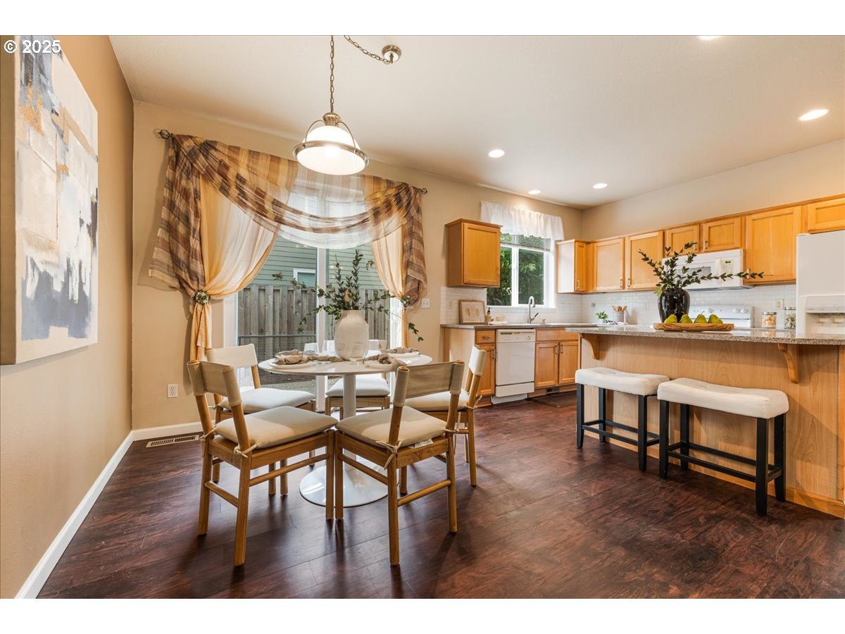 Beaverton, Oregon 97003, United States, 3 Bedrooms Bedrooms, ,3 BathroomsBathrooms,Residential,Active,163463