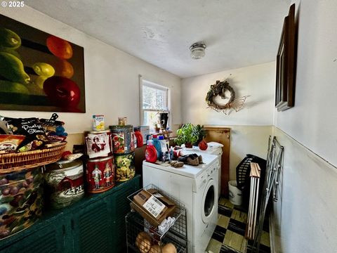 Tiny photo for 47947 Commercial St, Oakridge, OR 97463 (MLS # 729308446)