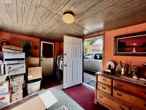 Tiny photo for 47947 Commercial St, Oakridge, OR 97463 (MLS # 729308446)