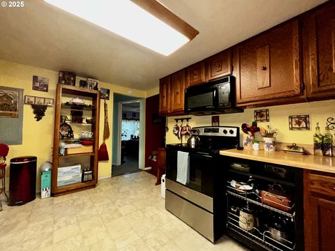 Tiny photo for 47947 Commercial St, Oakridge, OR 97463 (MLS # 729308446)