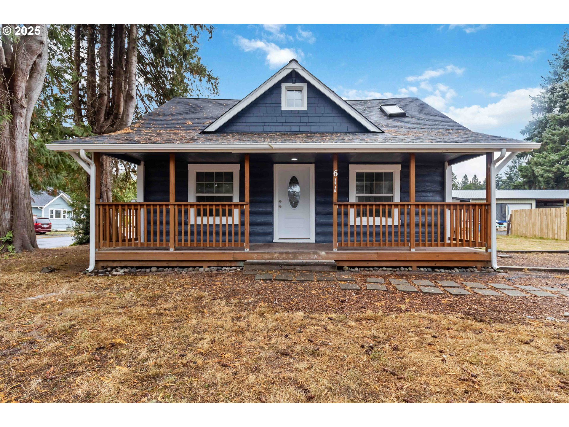 Photo 1 of 27 — 611 NE PIONEER AVE, Castle Rock, WA 98611