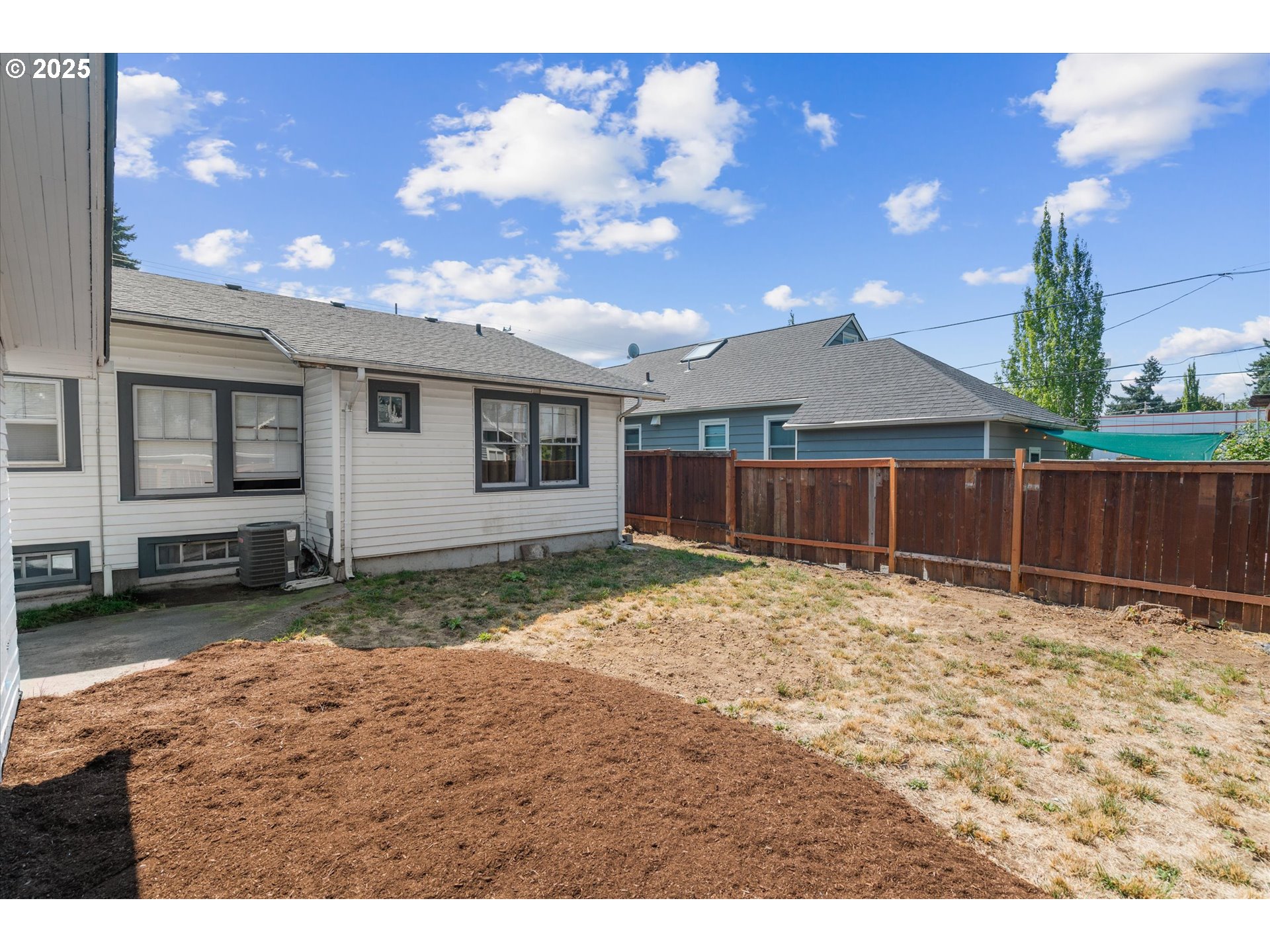 3415 NE KILLINGSWORTH ST