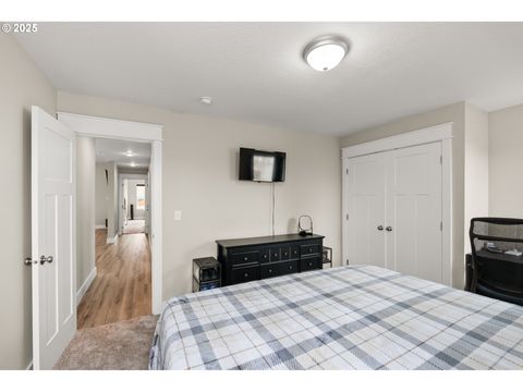 Tiny photo for 630 S 10th St, Creswell, OR 97426 (MLS # 255723580)