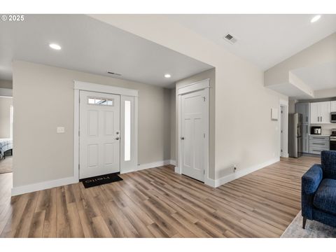 Tiny photo for 630 S 10th St, Creswell, OR 97426 (MLS # 255723580)