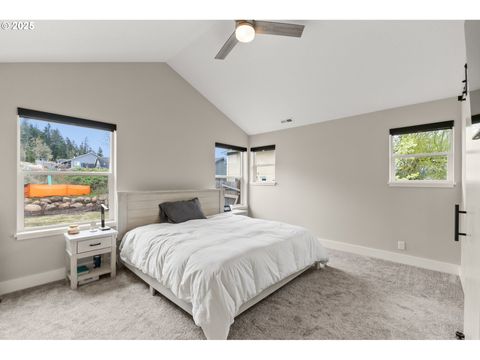 Tiny photo for 630 S 10th St, Creswell, OR 97426 (MLS # 255723580)
