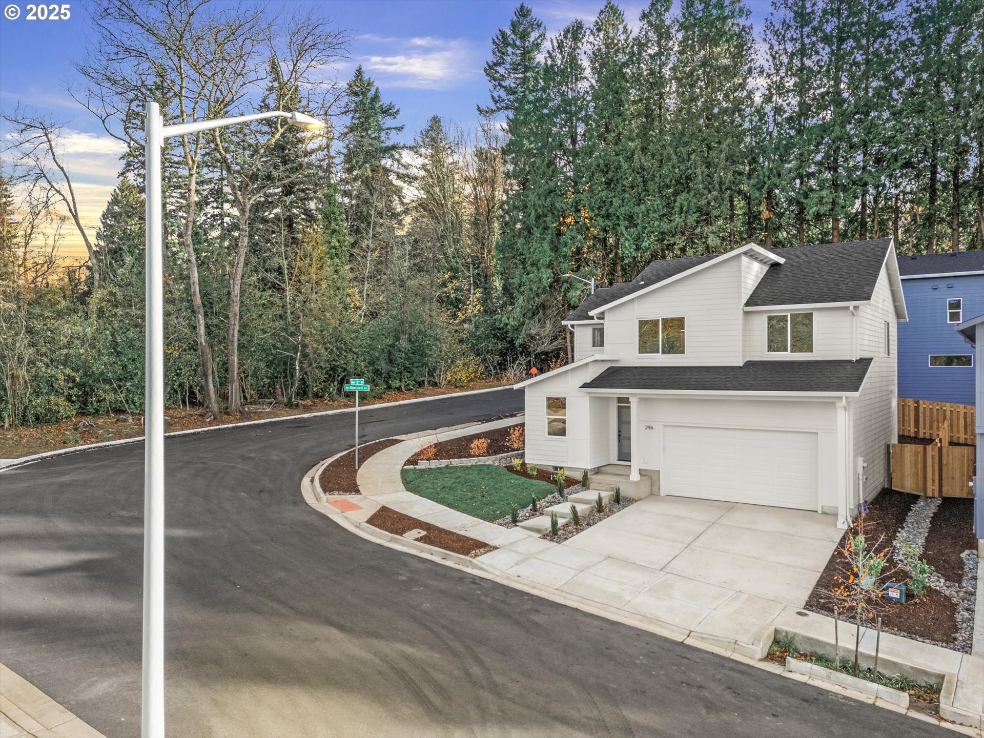 296 NW Mawrcrest AVE