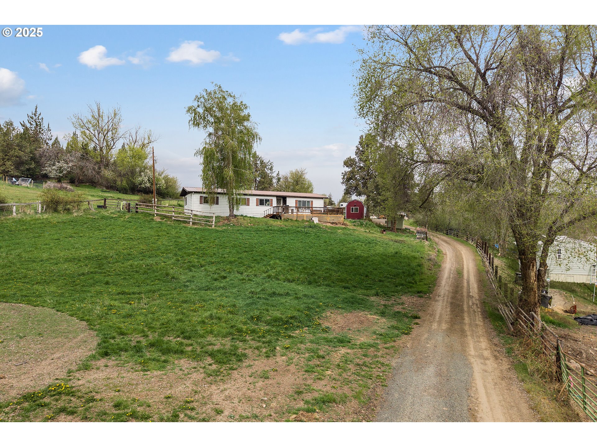 220 SCHOOL HOUSE DR