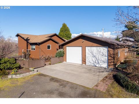 322 5TH AVE Coos Bay OR 97420