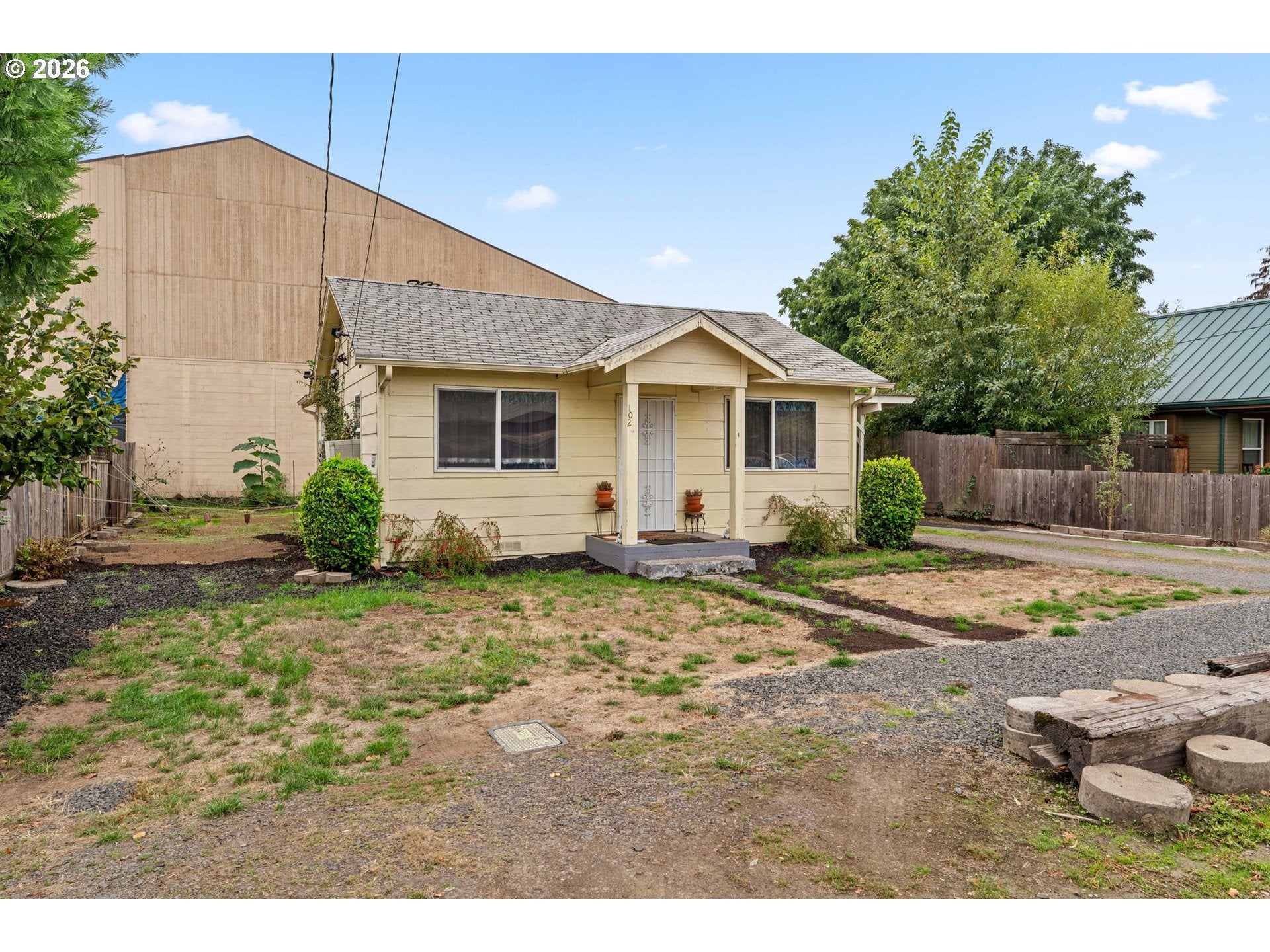 102 HOLEMAN AVE