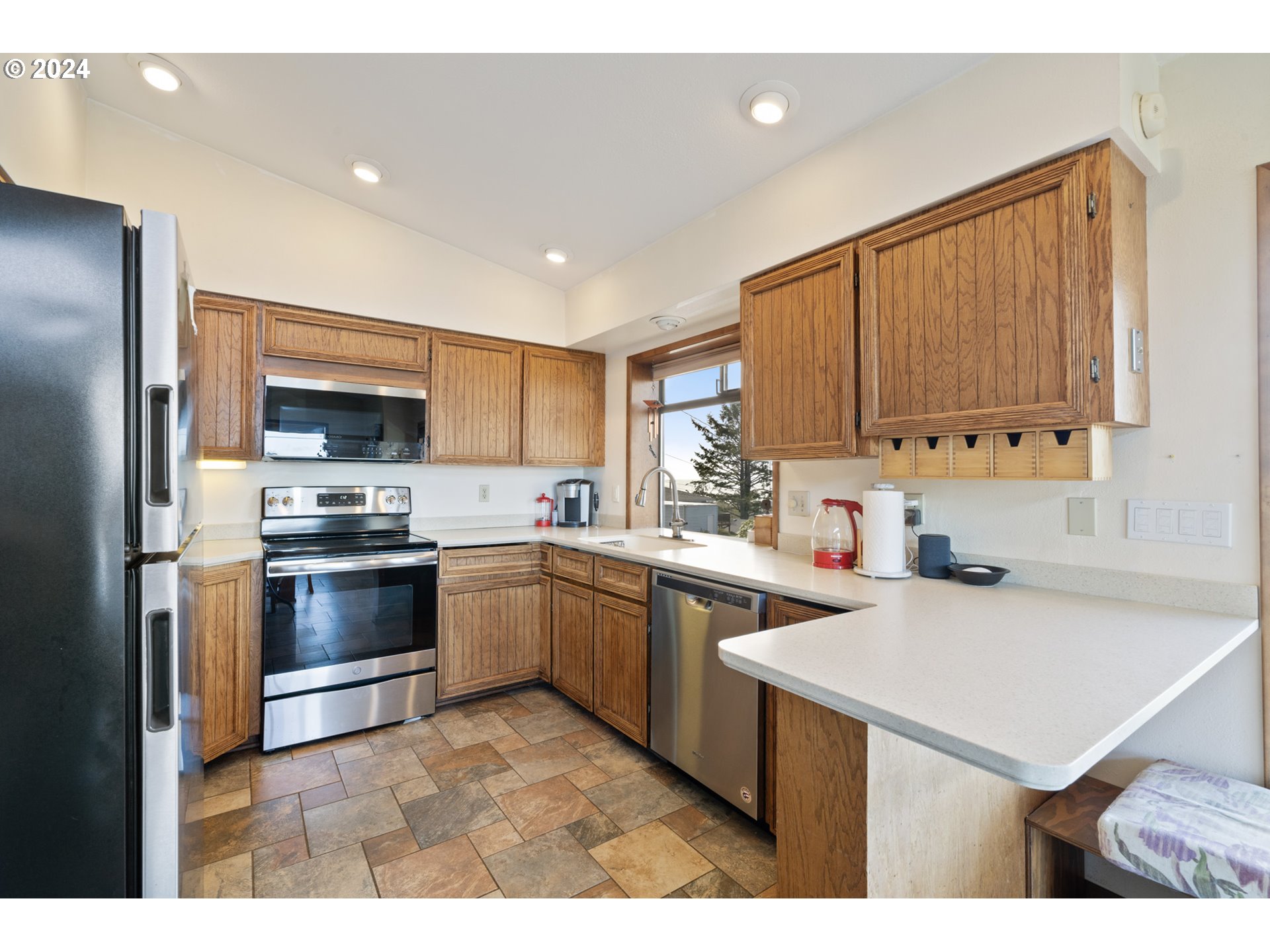 Neskowin, Oregon 97149, United States, 3 Bedrooms Bedrooms, ,2 BathroomsBathrooms,Residential,Active,39259