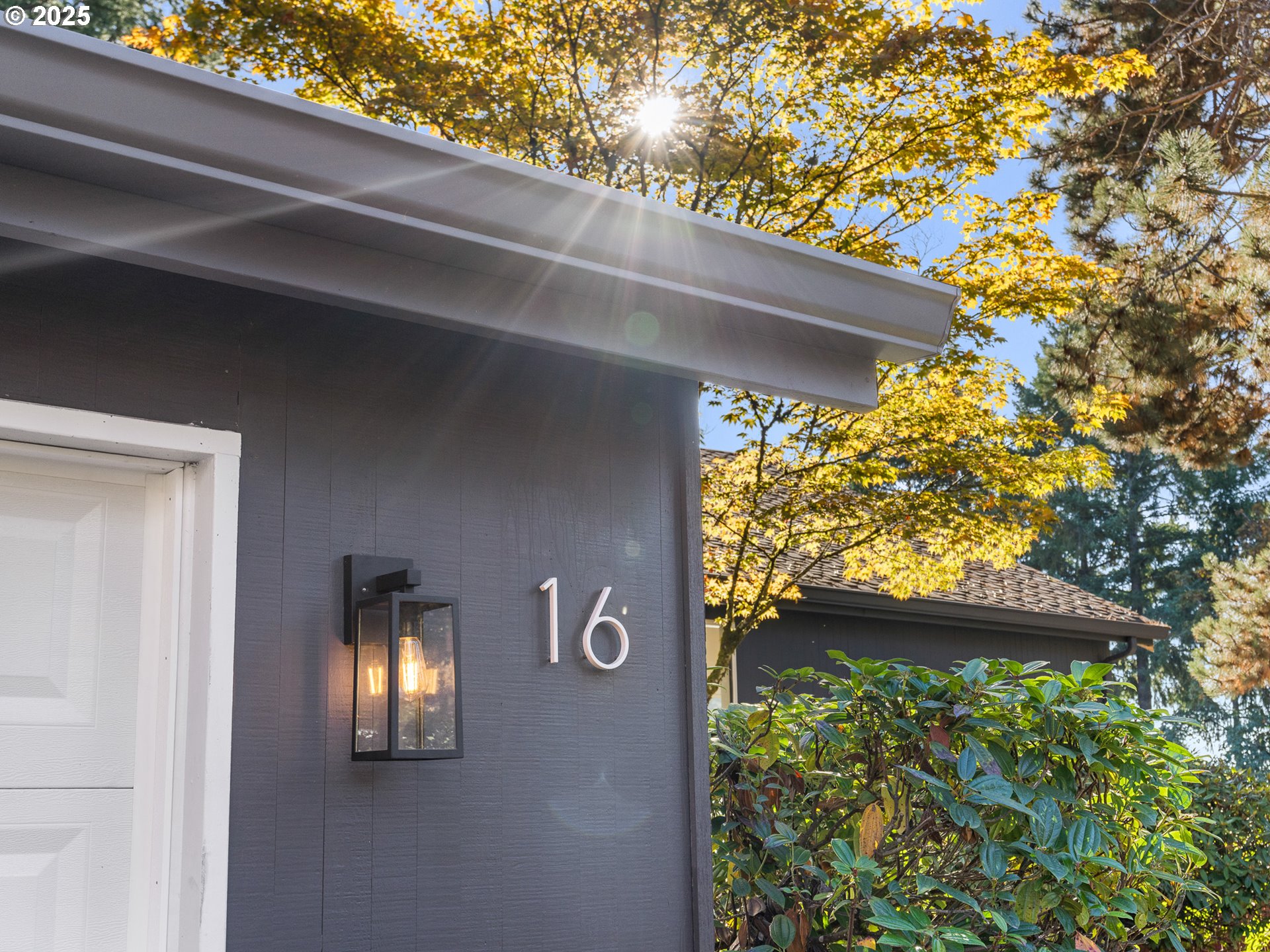 16 OTHELLO ST