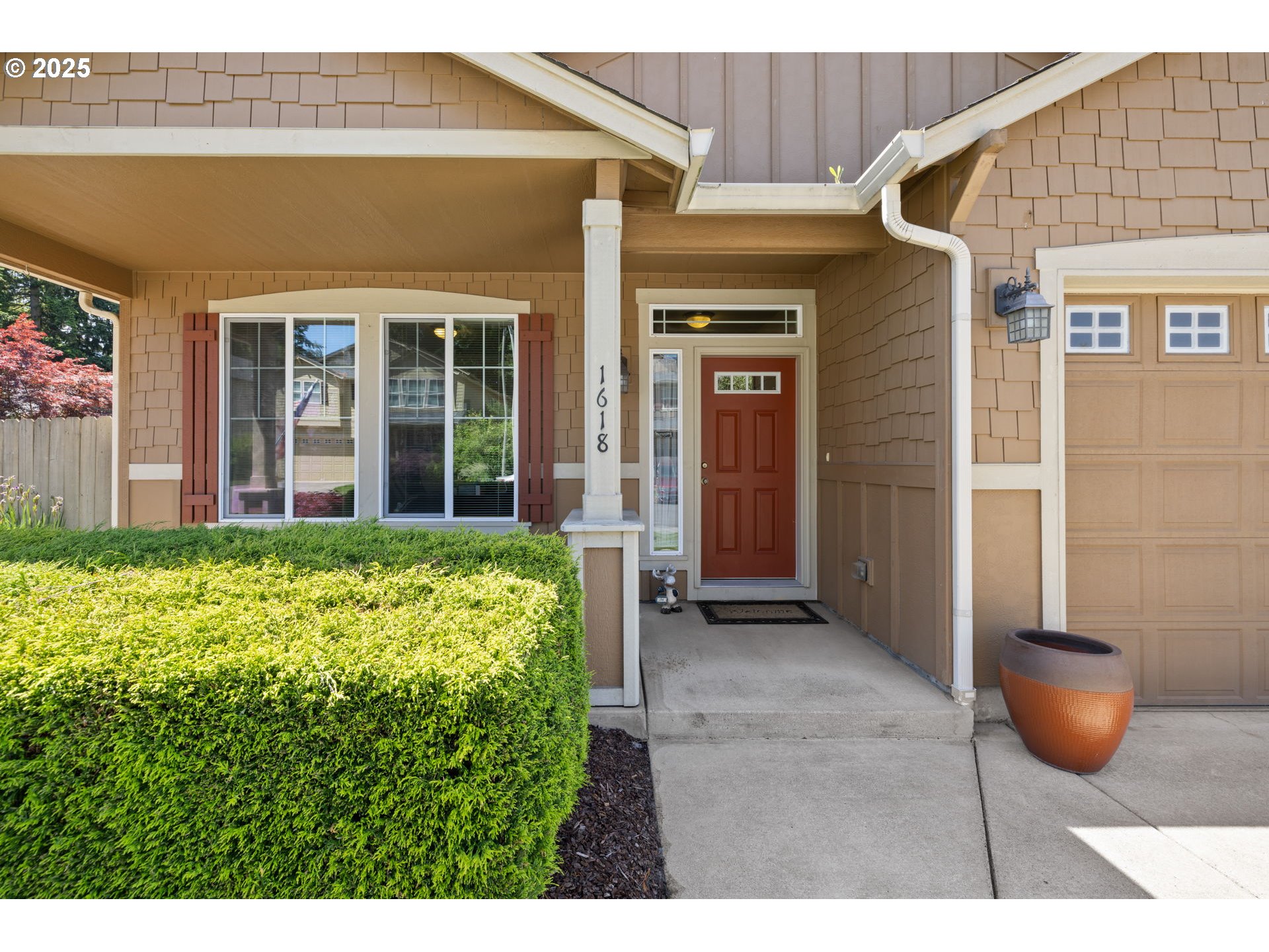 1618 NE 158TH CT