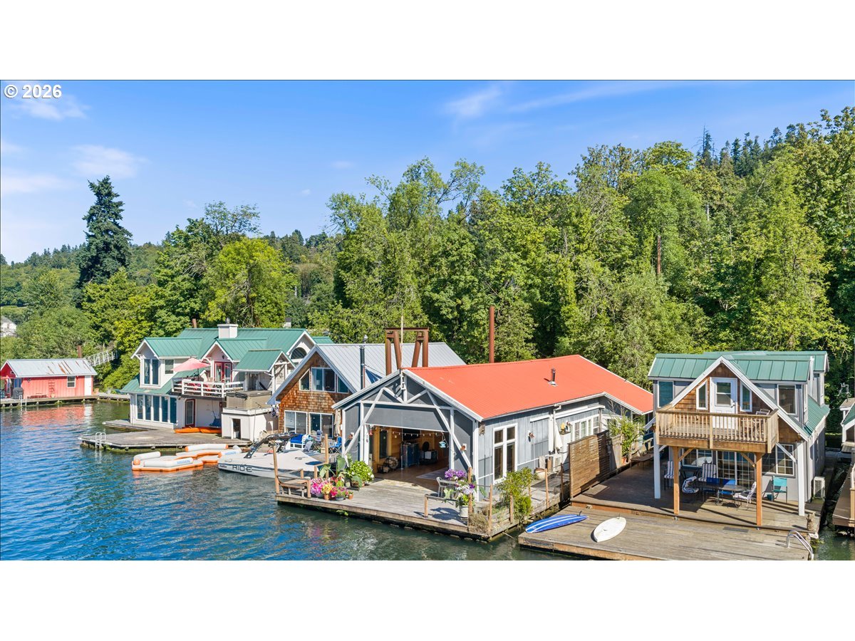 903 S MCLOUGHLIN BLVD 905 A