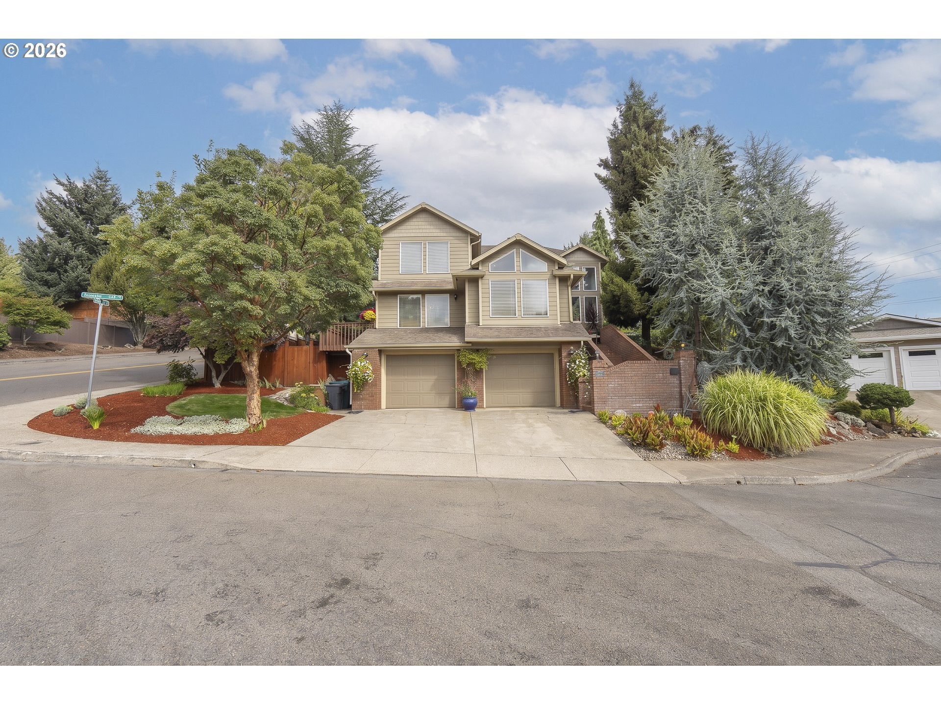 3057 LAKEVIEW CT NW