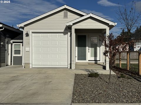 158 SE MOSHER AVE Roseburg OR 97470