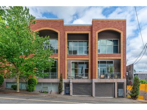 2006 SE MORRISON ST D Portland OR 97214