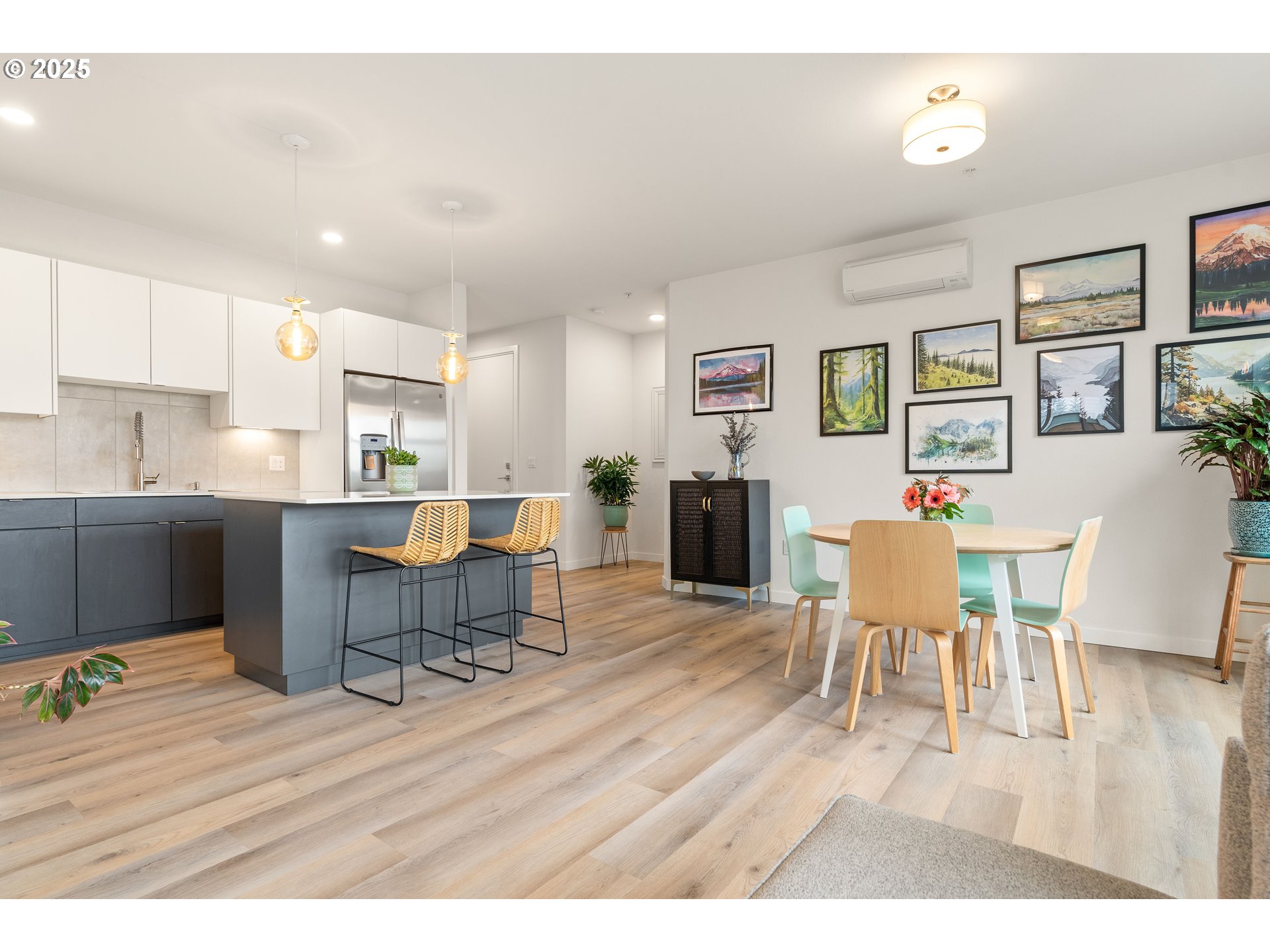 425 NE BRYANT ST 103