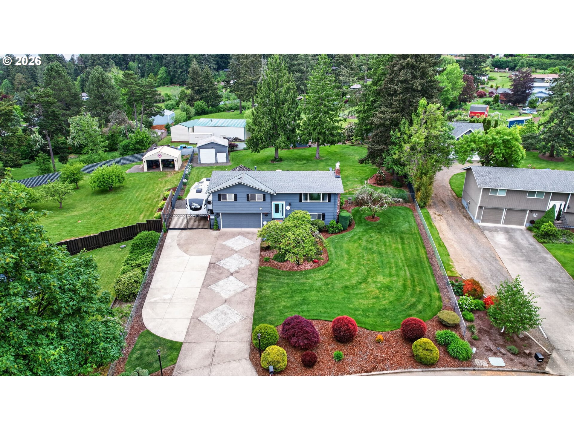 20821 SE LANSING LN
