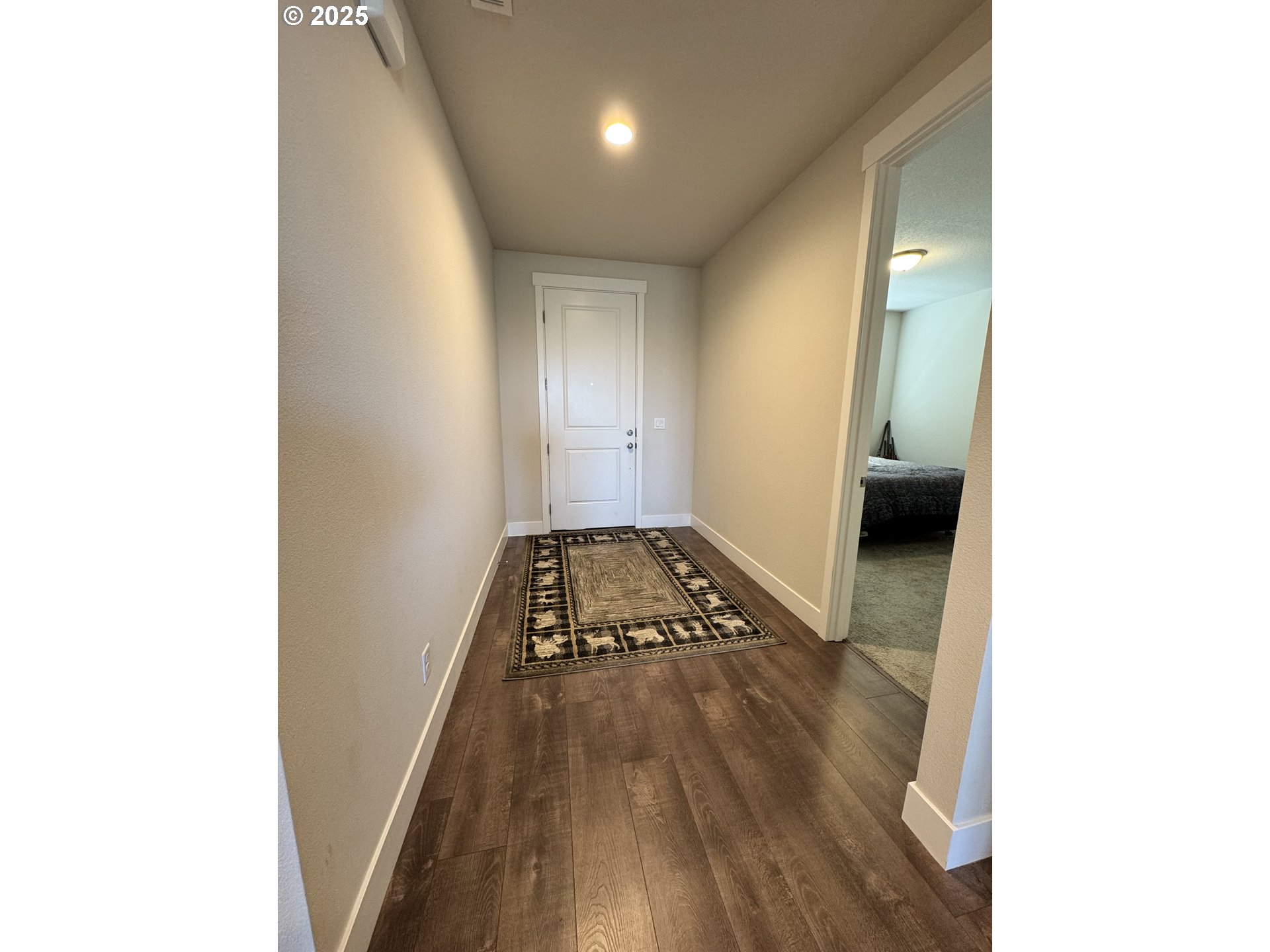 987 FARMINGTON DR