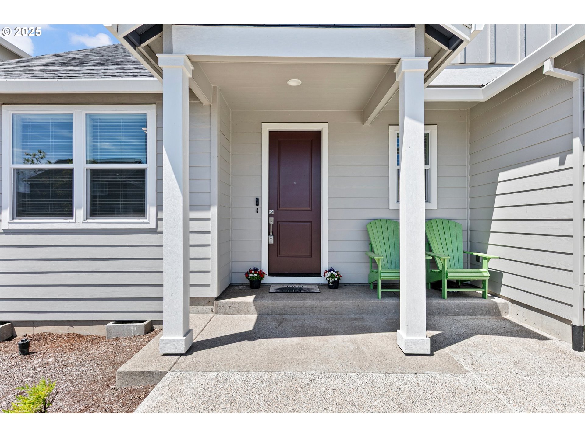 987 FARMINGTON DR