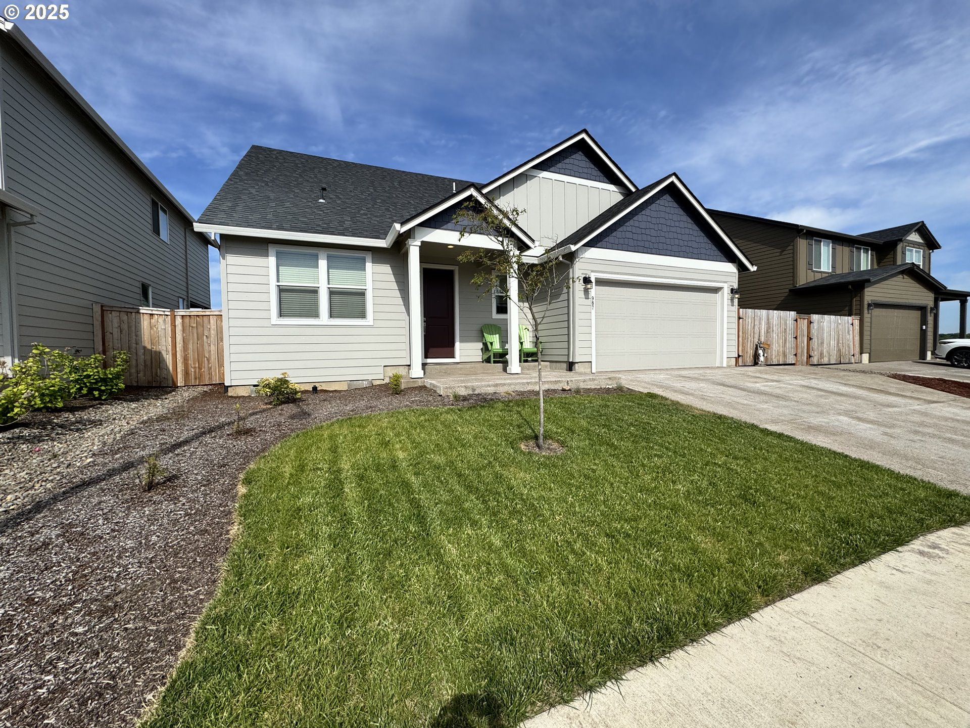 987 FARMINGTON DR