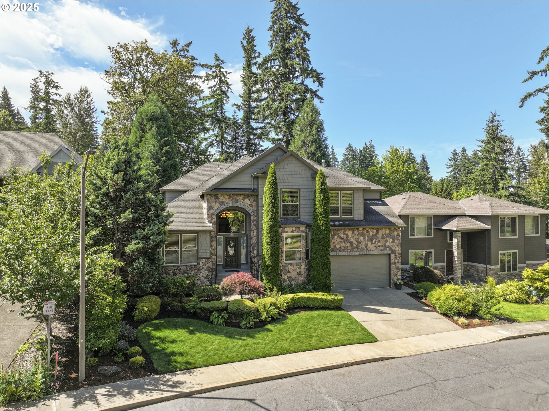 16572 SE OAK MEADOW CT