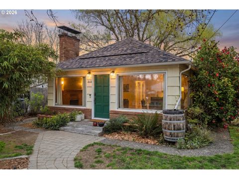 2916 SE 85TH AVE Portland OR 97266