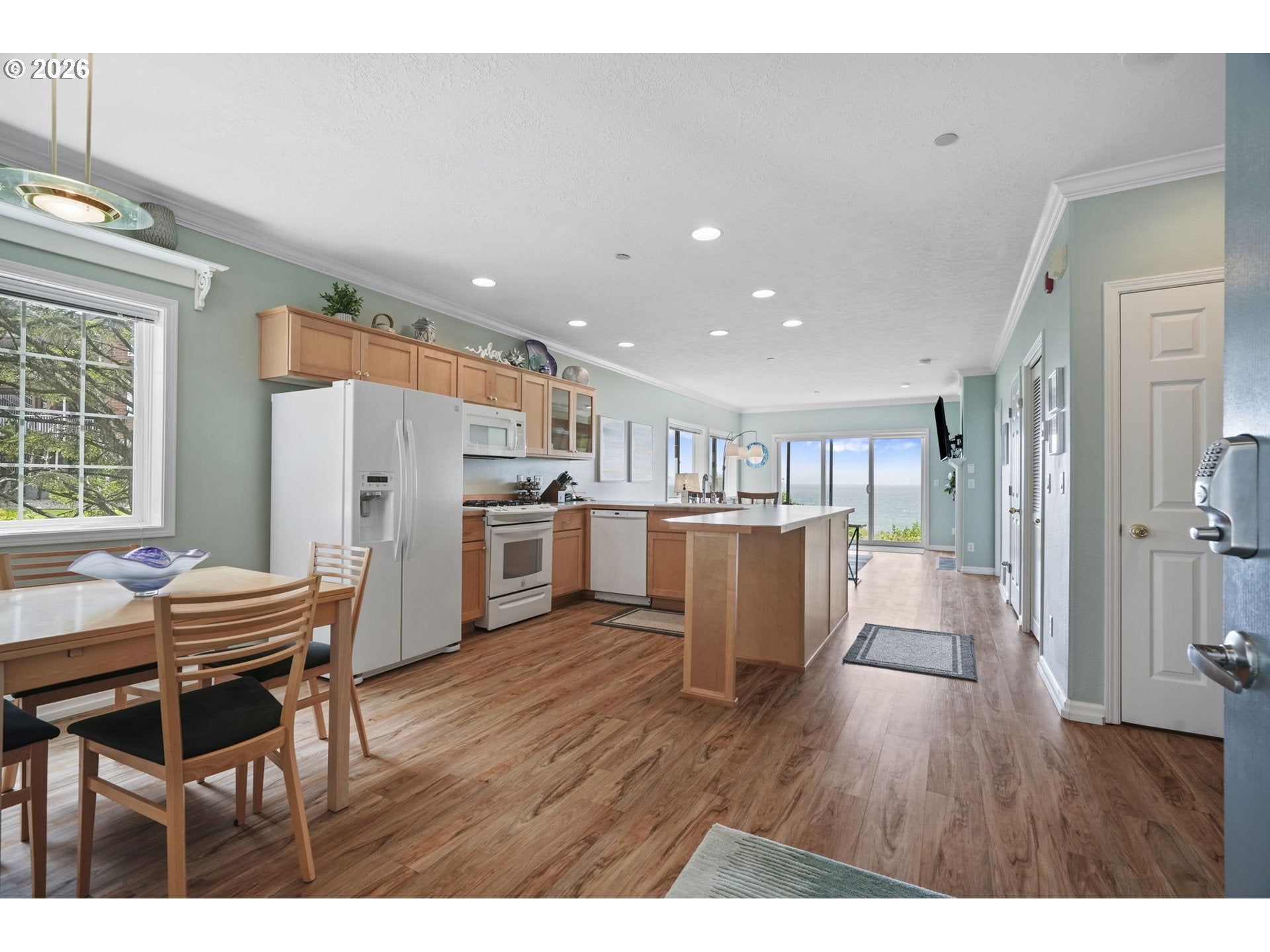 1113 N HIGHWAY 101 1