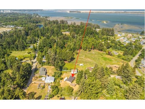 91382 GRINNELL LN Coos Bay OR 97420