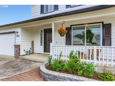 Photo of 280 NW Country Ct, McMinnville, OR 97128 (MLS # 659476048)