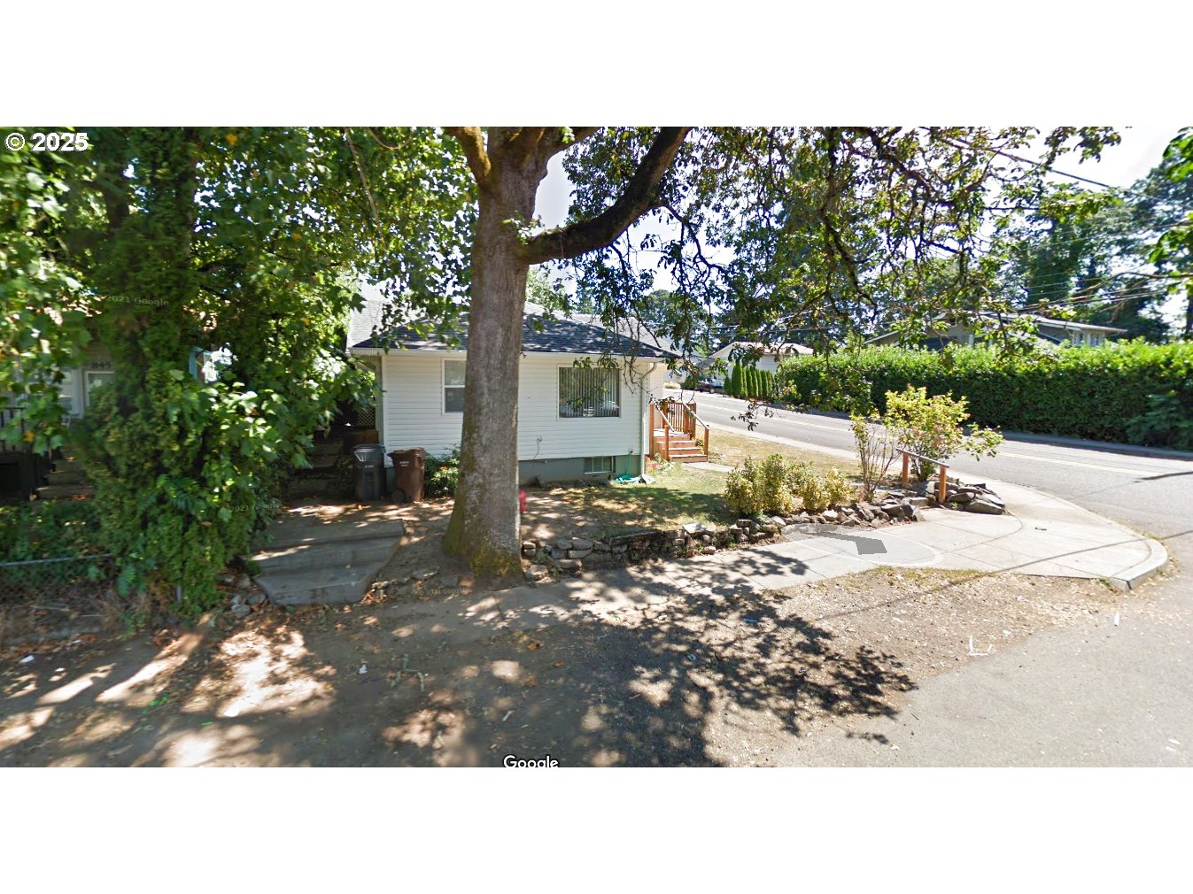 825 YALE AVE