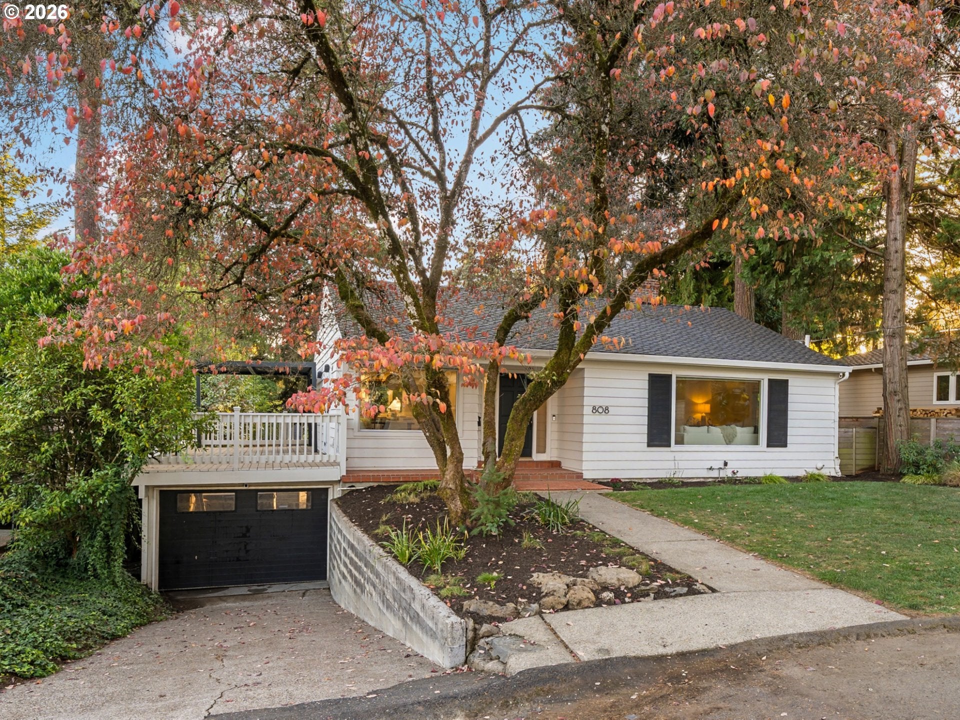 808 ELLIS AVE